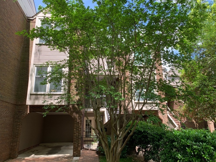 Foto principal - Beautiful townhome in Uptown Charlotte