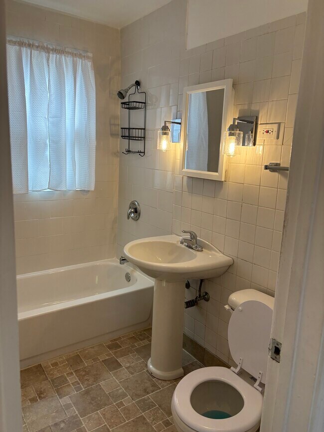 Bathroom - 3608 Jackson St