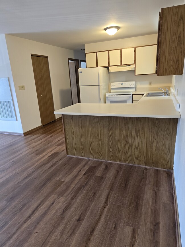 Building Photo - Riverbend Apts
