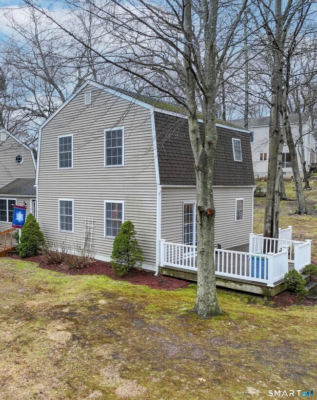 Foto del edificio - 8 Oak Tree Ln