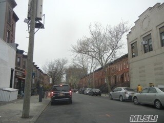 Building Photo - 480 5th Ave