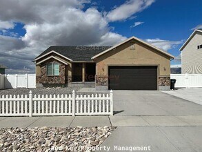 Building Photo - 314 W 2030 N