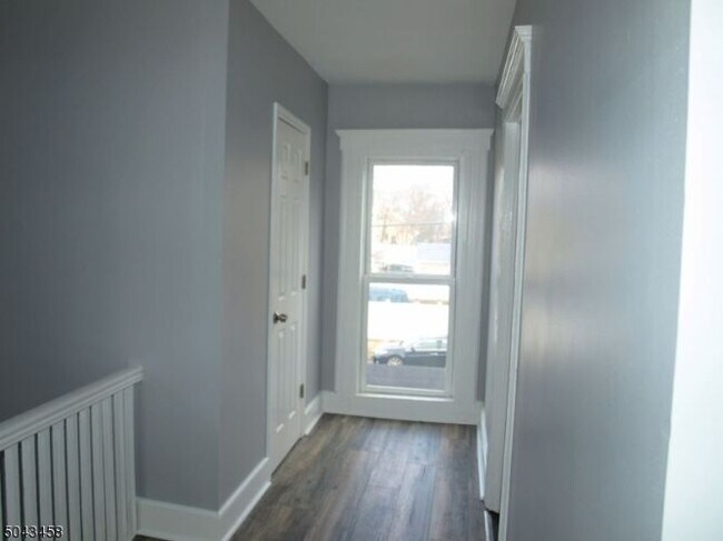 Building Photo - 610 Lee Pl