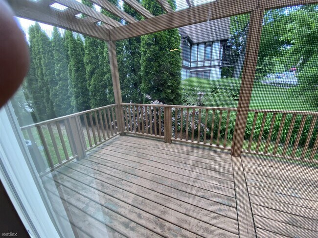 Foto del edificio - 6 br, 3.5 bath House - 816 S Forest Ave Apt 2