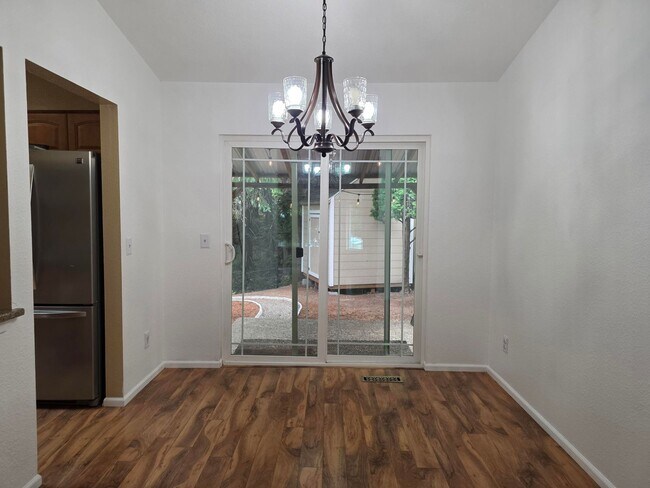Foto del edificio - 4 Bedroom Home In Convenient Poulsbo Locat...