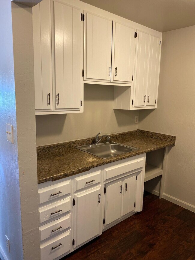 Foto del edificio - 2469 Colina Ct