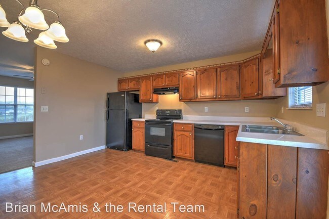 Building Photo - 3 br, 2 bath House - 2055 Walter Dr