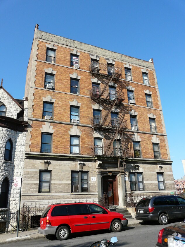 462 E 137th Street - 462 E 137th St