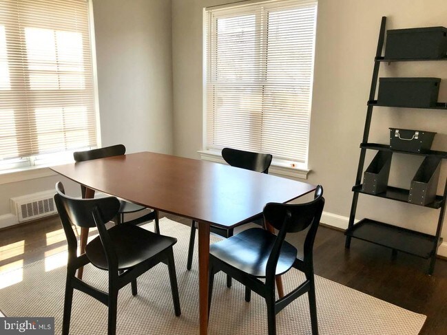 Foto del edificio - 4231 E W Hwy