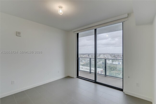 Foto del edificio - 1600 NE 1st Ct