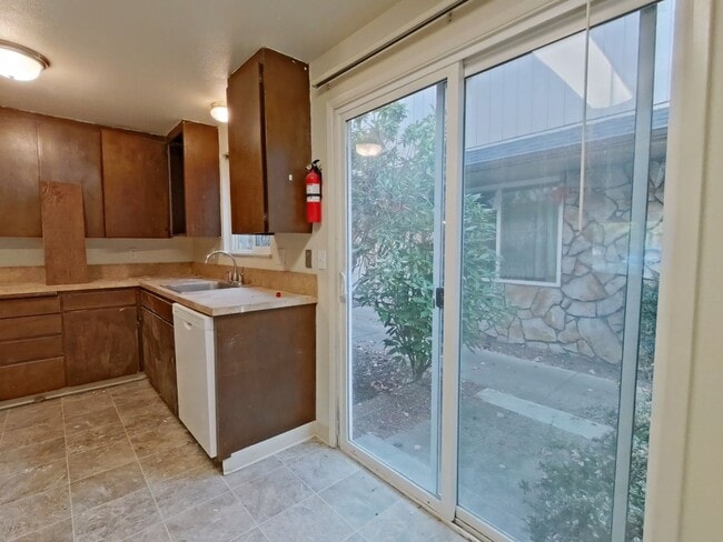 Foto del edificio - 2 Bedroom Apartment~ Near 9th Street ~ Sma...