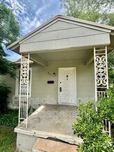 Building Photo - 421 S Van Buren St