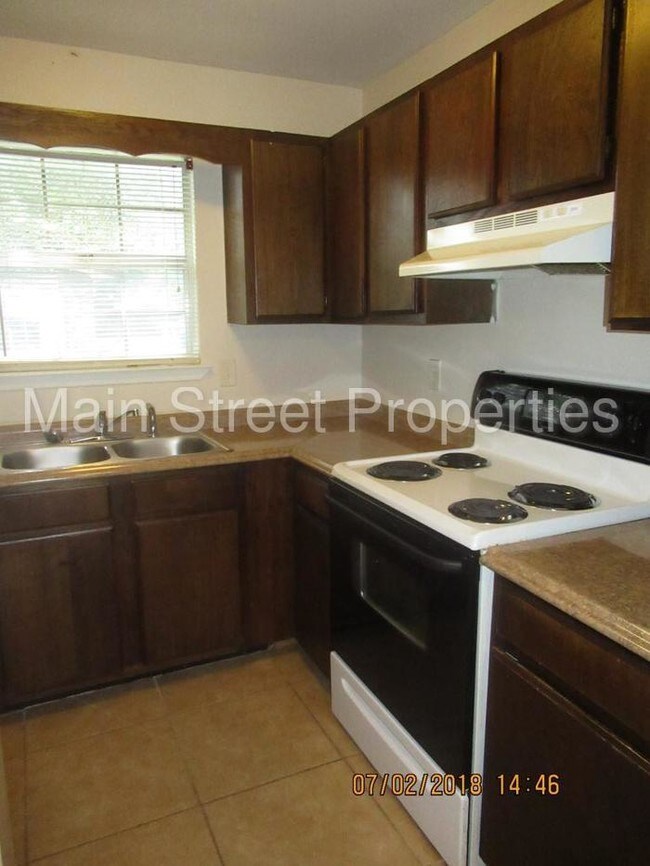 Foto del edificio - 3395 Greenbriar Cir. #B - 2 bedroom / 1 bath