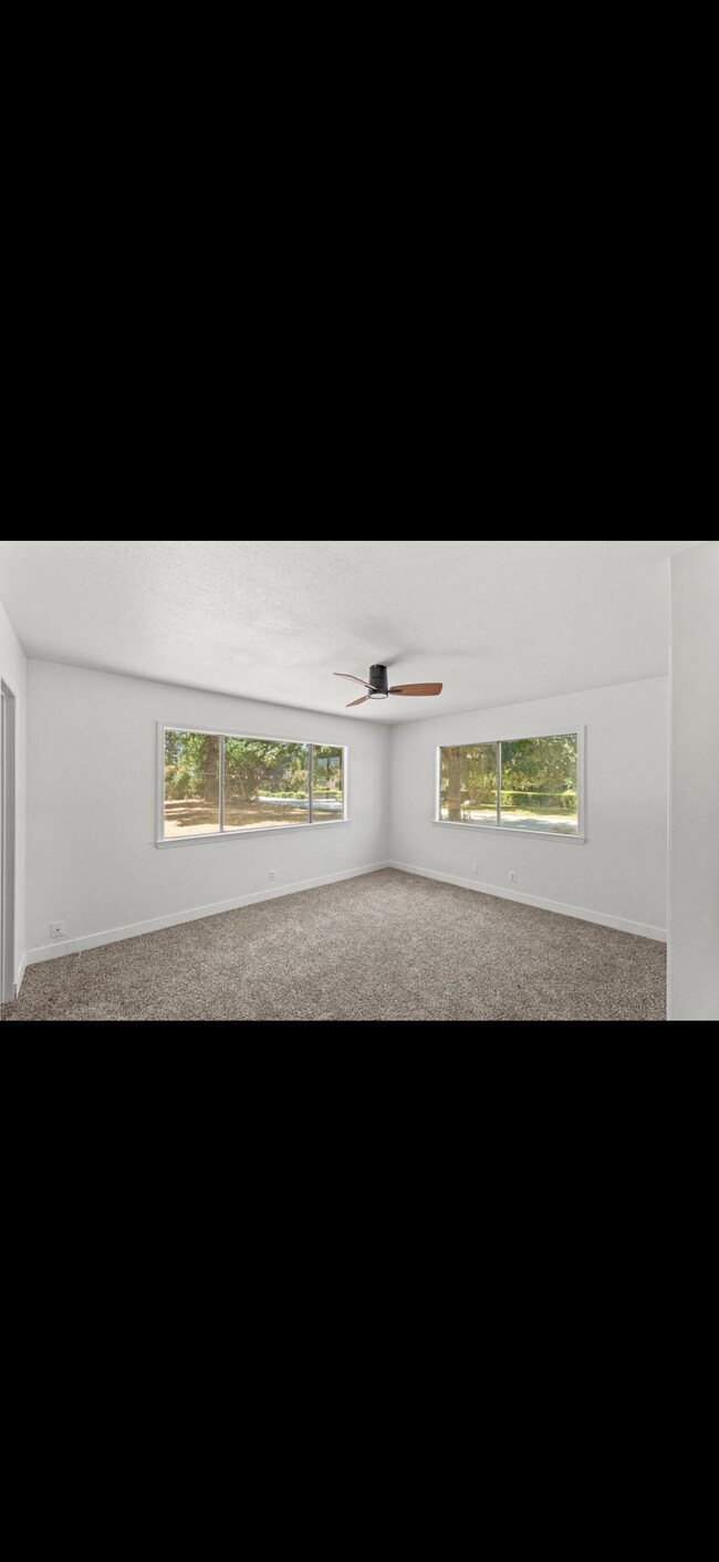 Building Photo - 29721 Rd 182