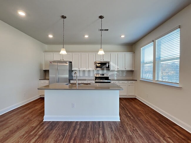 Building Photo - 3791 Blackshear Pl
