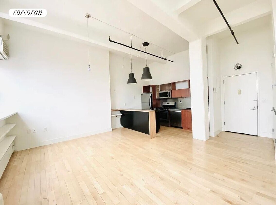 Foto principal - 970 Kent Ave