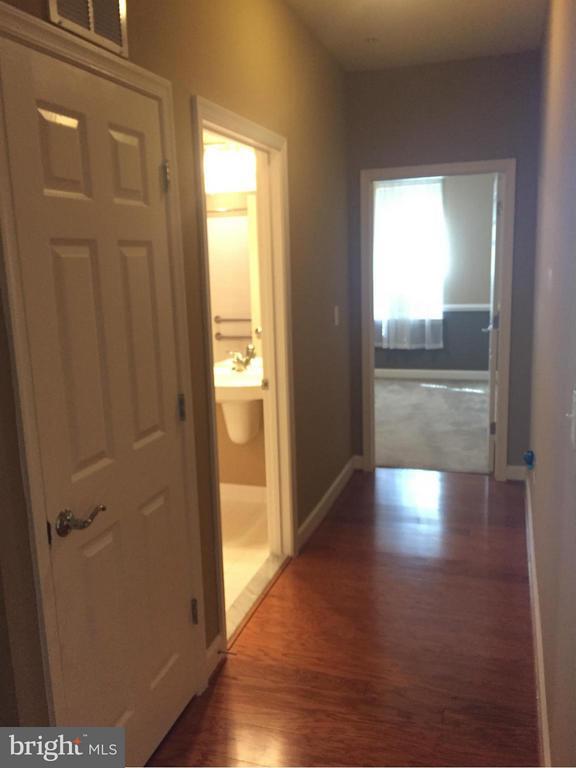 Foto del edificio - 6161 Willow Pl