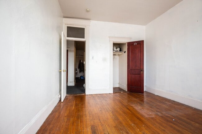 Building Photo - 4 bed/1 bath in Allston available for a September 1st move-in