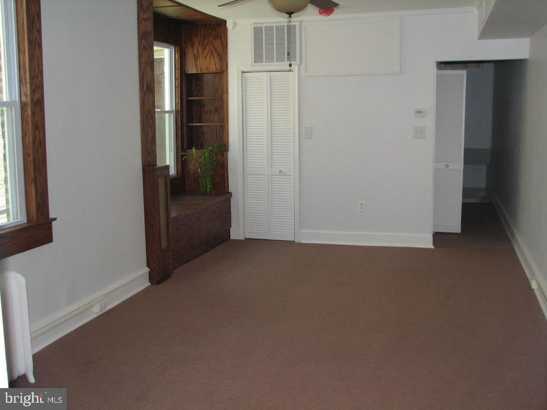 Primary Photo - 24 E Eagle Rd