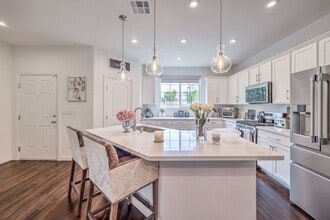 Building Photo - 10643 Sariah Skye Ave