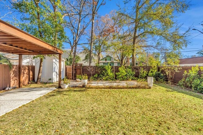 Building Photo - Downtown 4 bedroom home