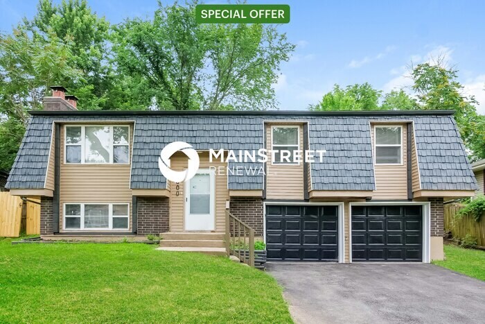 Foto principal - 3 Bedroom Pet-Friendly Home in Kansas City...