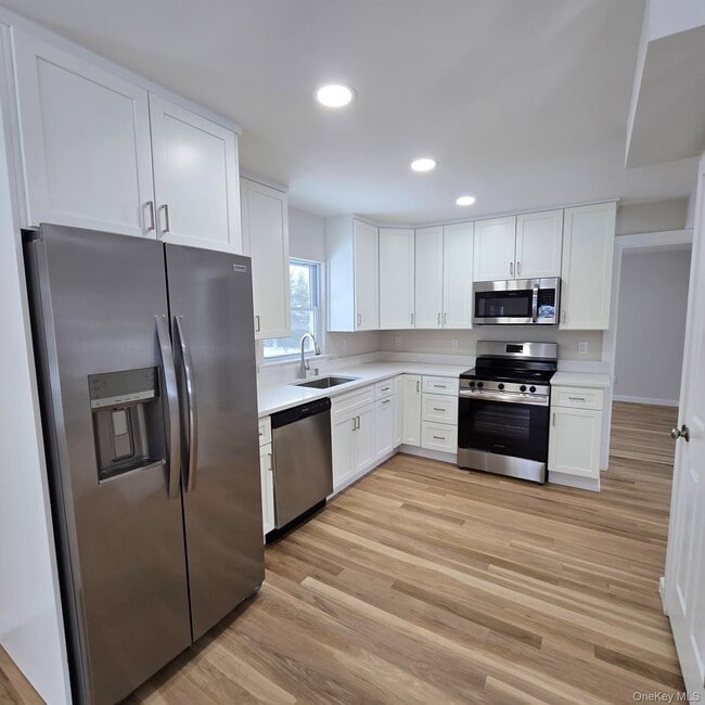 Building Photo - 37 Gould Rd