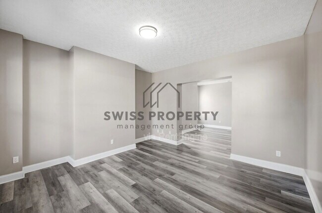 Building Photo - 391 St Clair Ave