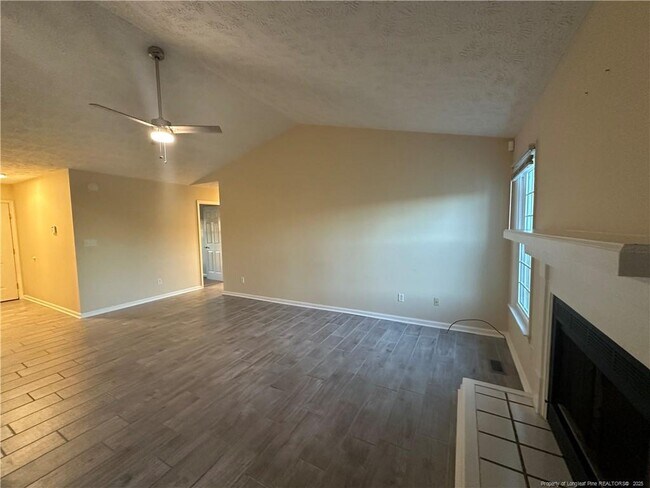 Foto del edificio - 8249 Rockfish Rd