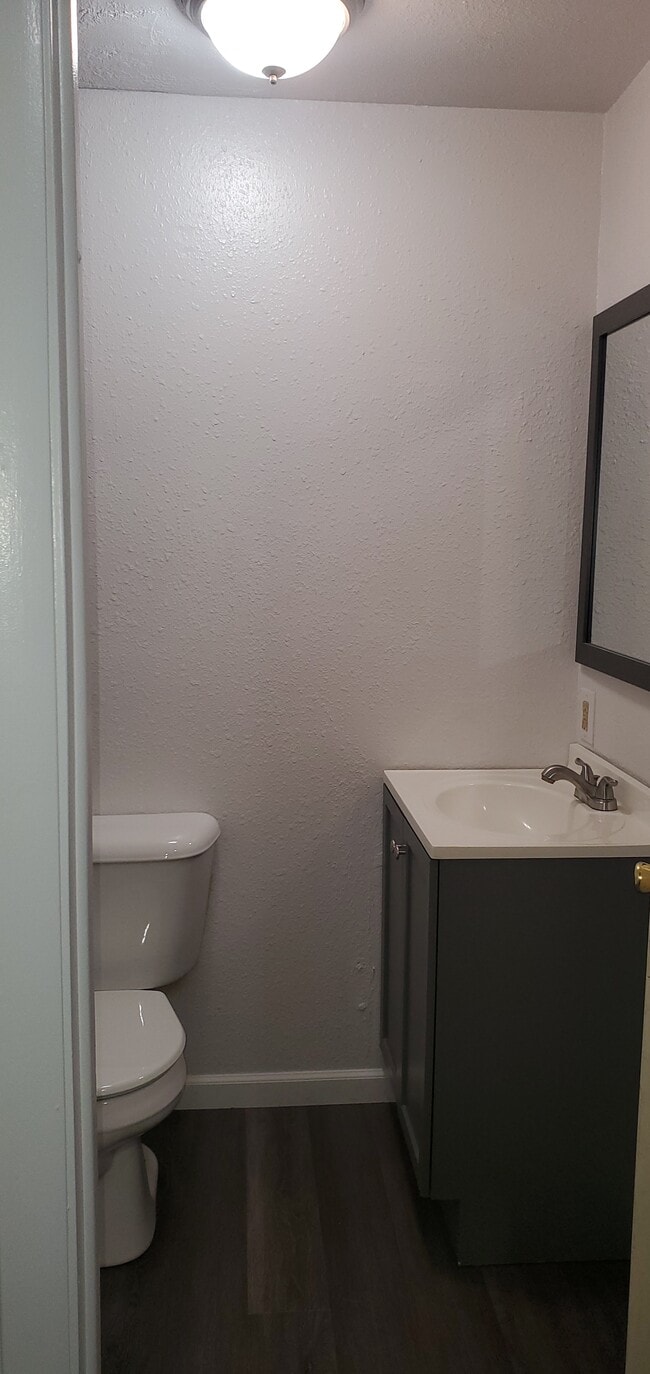 Bathroom - 913 N Greenwood St #D