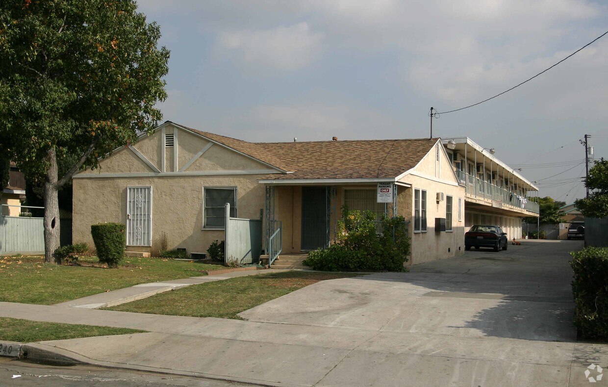 Primary Photo - 1240 S Spruce St
