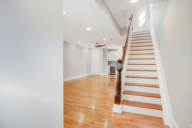 Building Photo - Amazing Anacostia 3 Bedroom with Parking I...