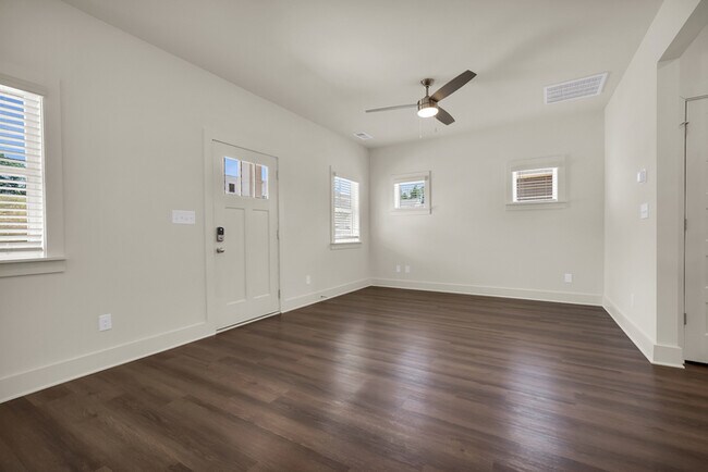 Building Photo - 4102 Prentice St