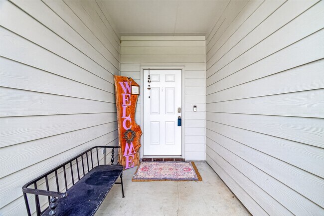 Building Photo - 40438 Red Poppy Ln