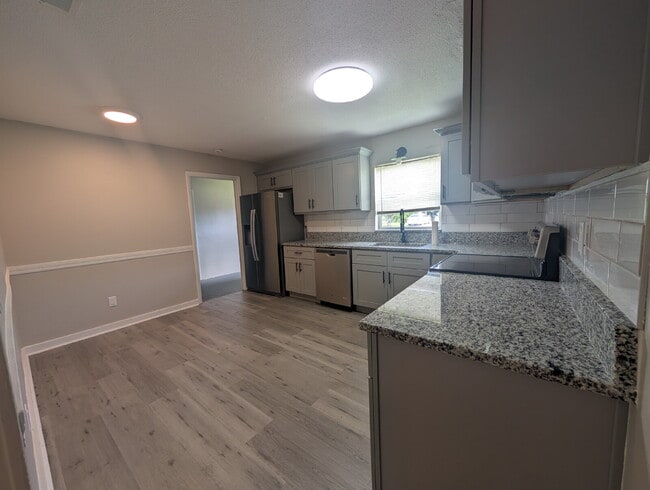 Building Photo - Charming 4-Bedroom Retreat in Prime Melbou...