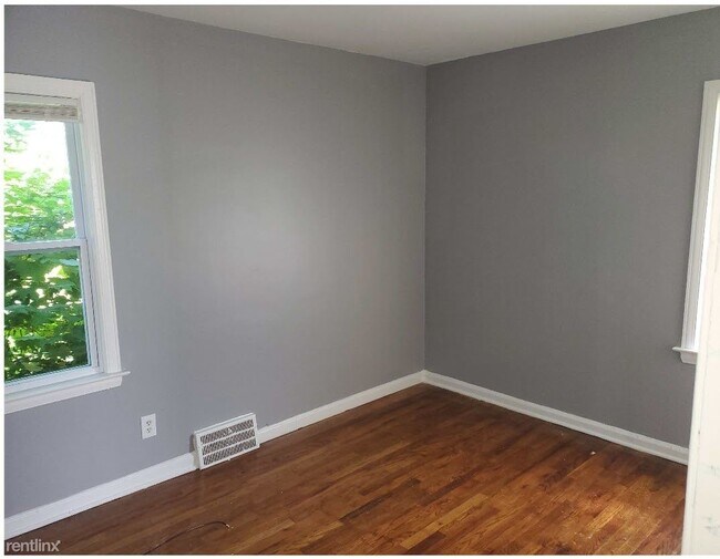 Foto del edificio - 3 br, 1 bath House - 5046 Neff Ave