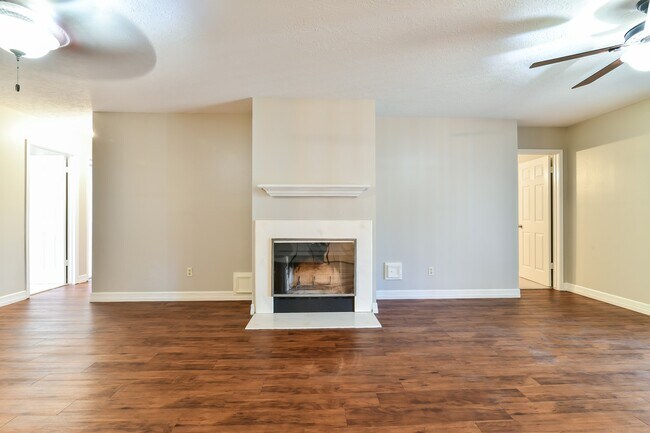 Building Photo - 28710 Raestone St