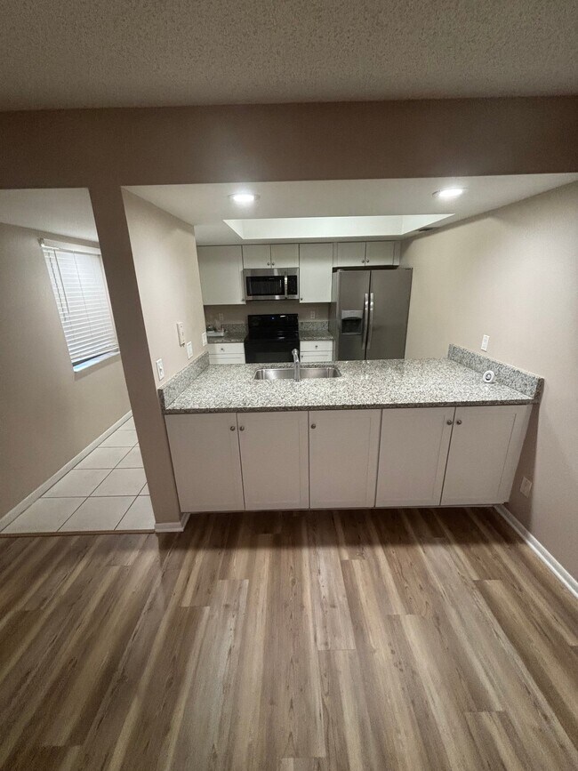 Foto del edificio - 702 NW Fork Rd