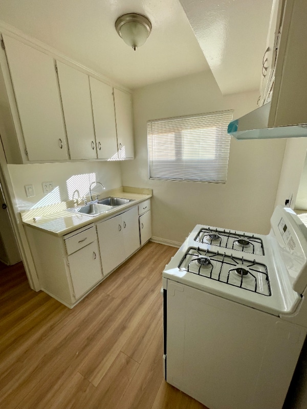 Photo - 12414 Dunrobin Ave Apartment