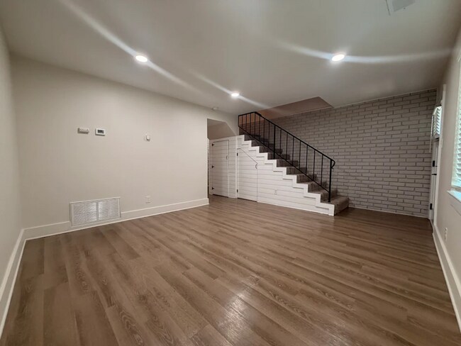 Foto del edificio - 1744 Cambridge Ave
