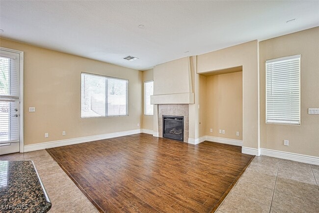 Building Photo - 375 Center Green Dr