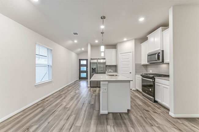 Building Photo - 17590 Rosette Grass Dr