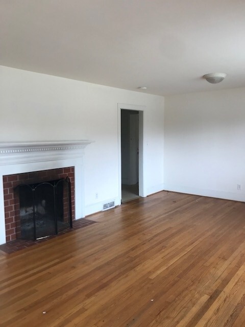 Living Room - 611 Woodburn Rd