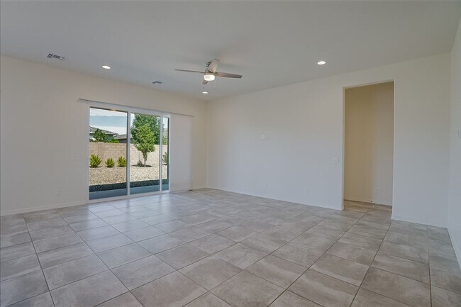 Foto del edificio - Large floorplan 3 bedroom, 2 bathroom home in Deep Well Ranch - Westwood Community, Prescott