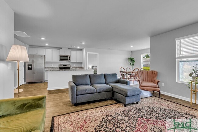 Foto del edificio - 216 Skylark Rd