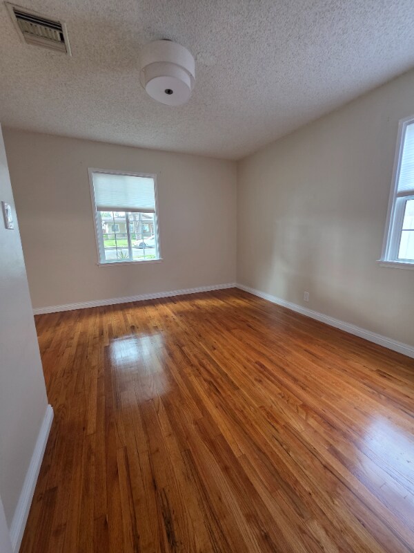 Building Photo - 470 Mercury Ln