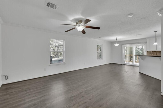 Building Photo - 1649 Mohawk Dr