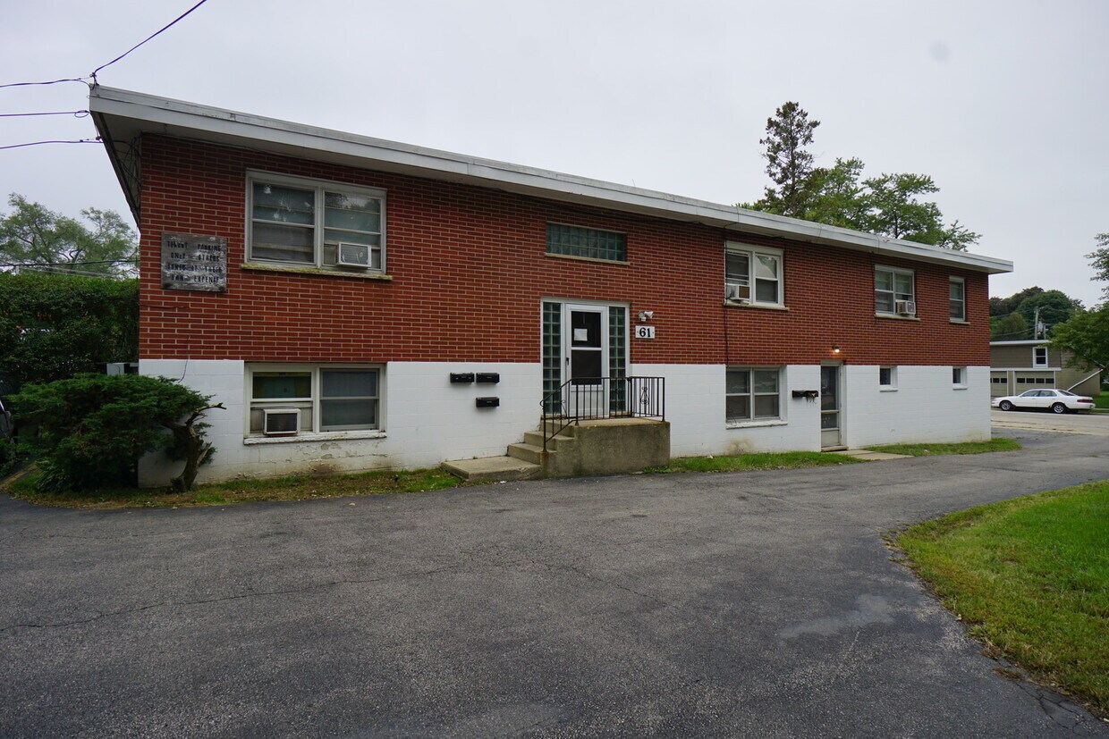 61 N Aldine St, Elgin, IL 60123 House Rental in Elgin, IL