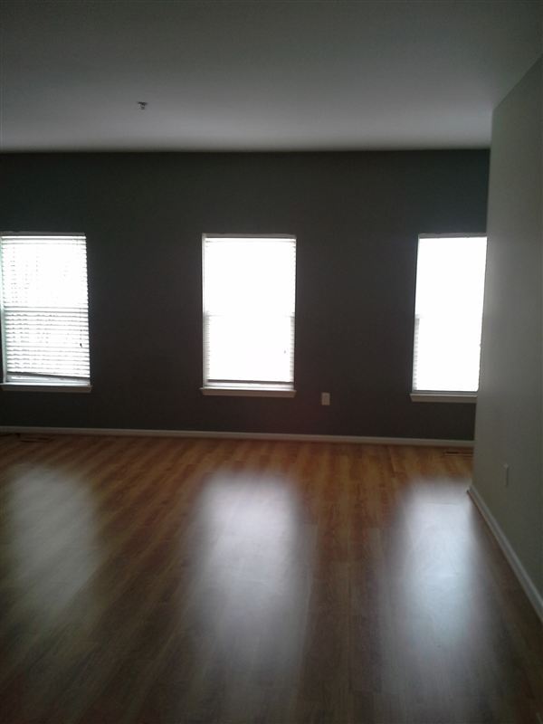 Foto del edificio - 22676 Goddard Rd