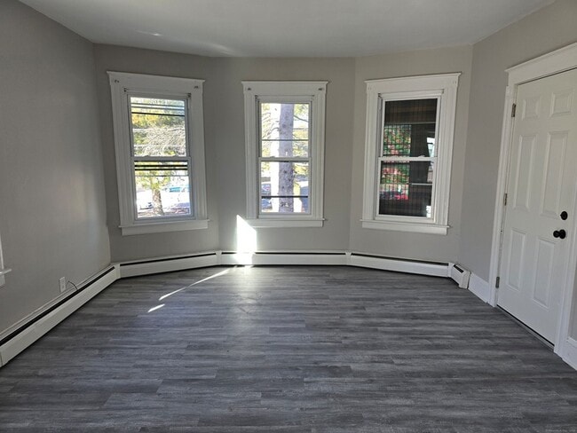 Foto del edificio - 465 Burritt St